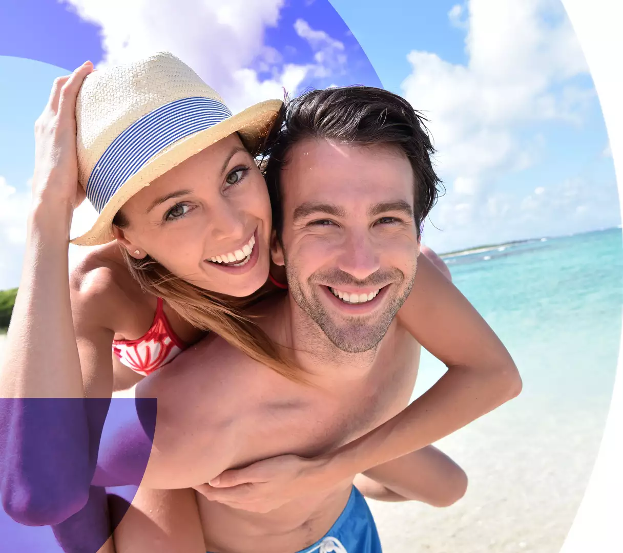 Crédito de consumo concreta tus proyectos fotografía de una pareja en la playa